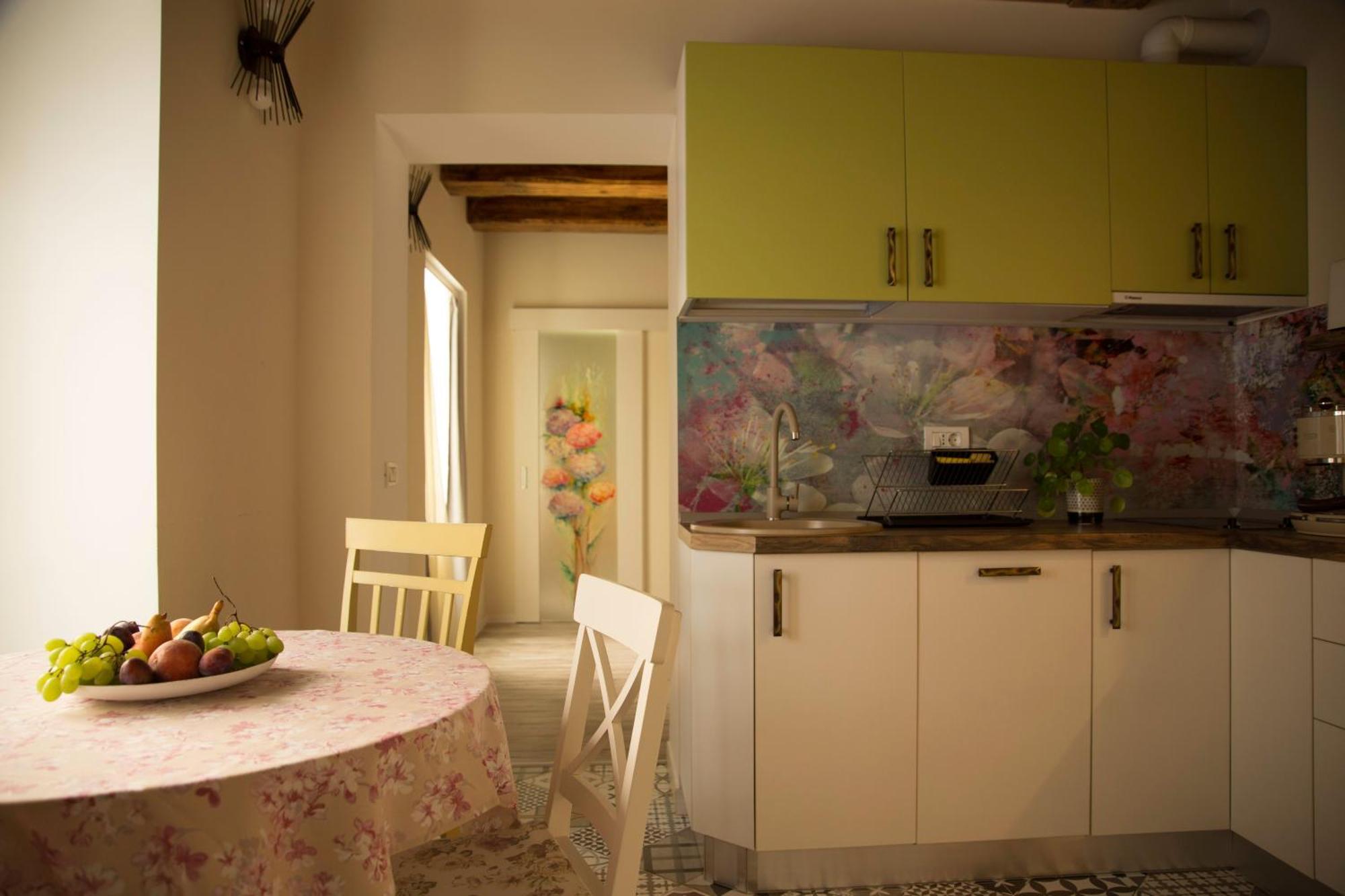 Seek And Hide - Little Julia'S Hideaway Braşov Exterior foto